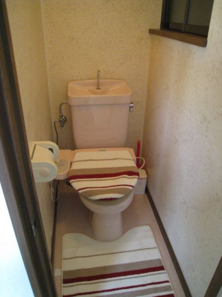 トイレは１階、２階と２か所ございます。